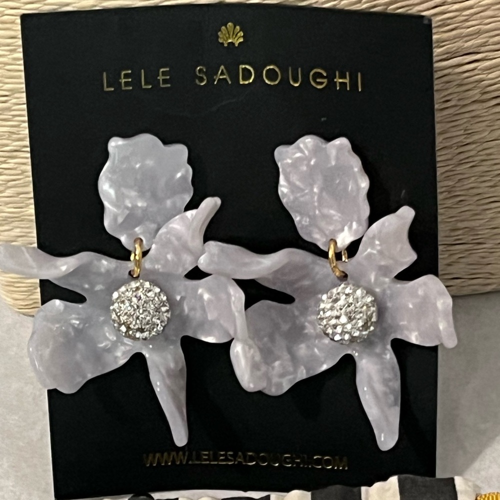 LELE SADOUGHI NWT AUTHENTIC MOTHER-OF-PEARL SMALL CRYSTAL LILY EARRINGS